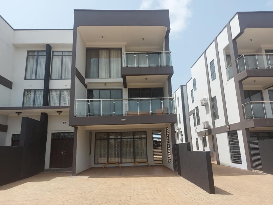 4 bedrooms furnished townhouse for rent at East Airport